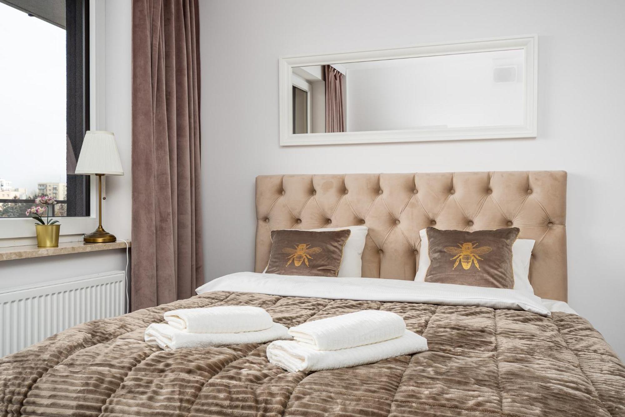 Pileckiego 59 Free Parking By Perfect Warszawa