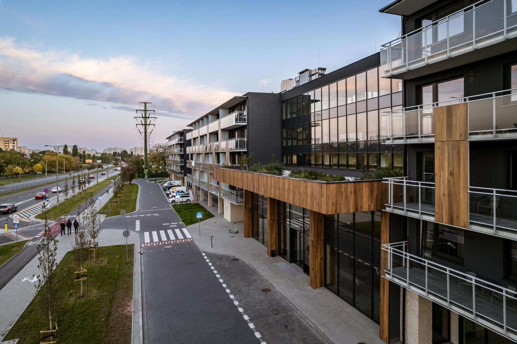 Pileckiego 59 Free Parking By Perfect Warschau